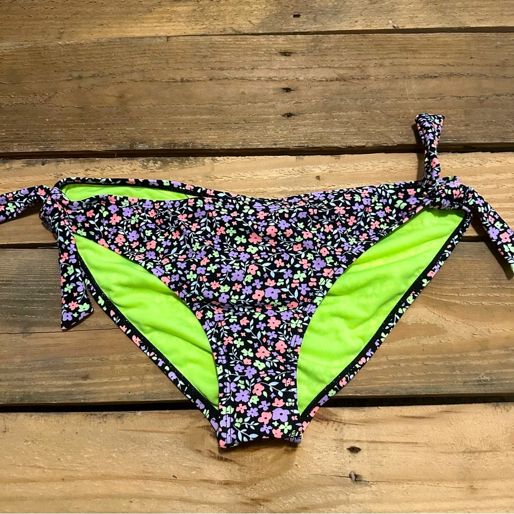 NWT Floral Swim Bikini Bottoms Size L
